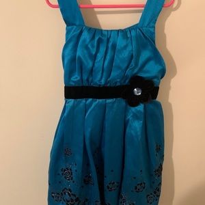 Girls dress